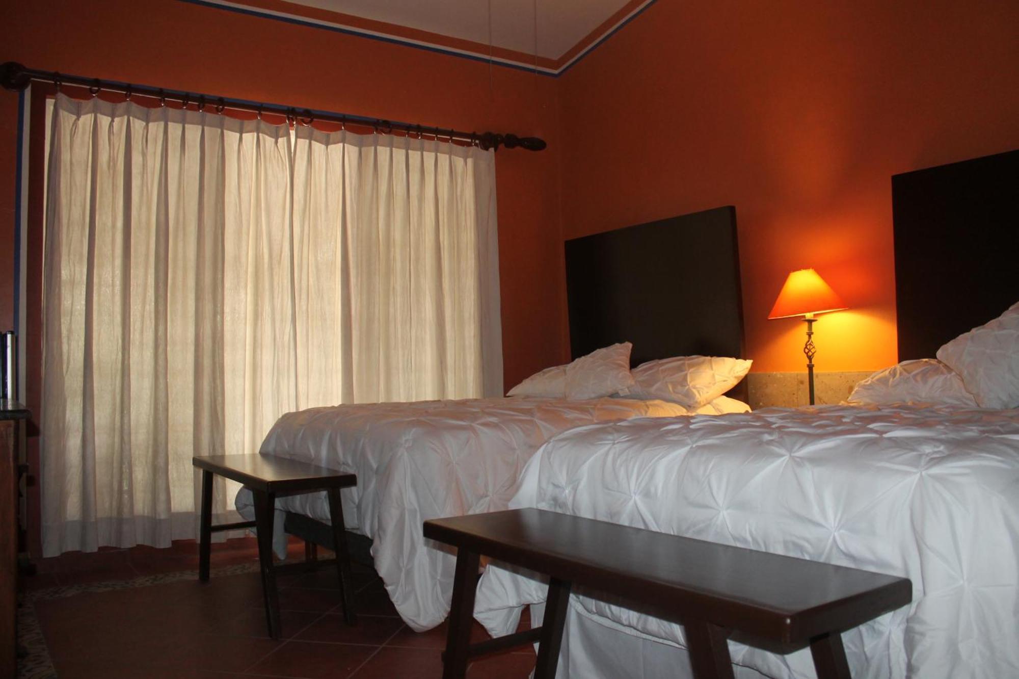 Hotel Art Gallery Casona De Los Milagros Colima Exterior photo