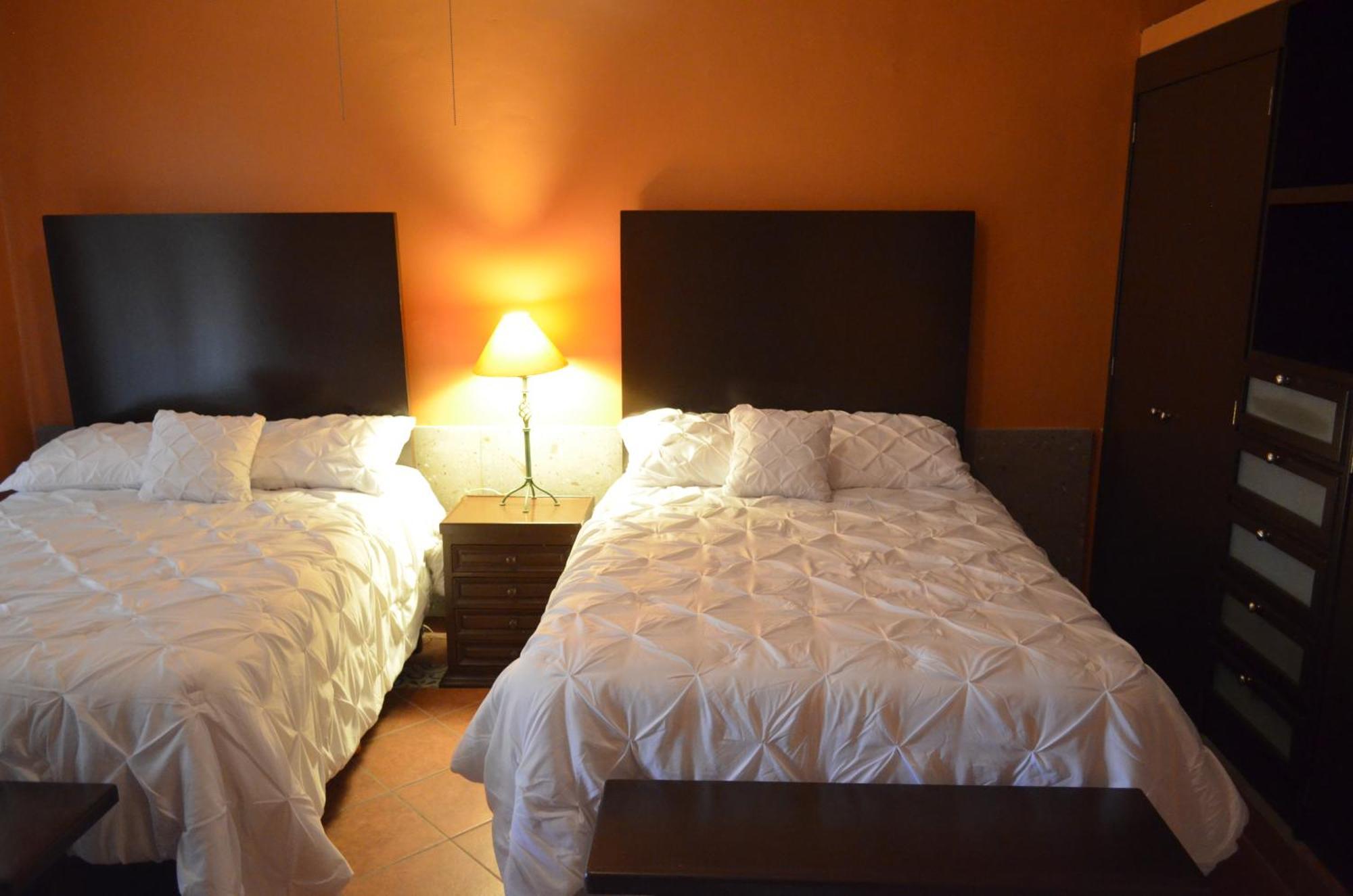 Hotel Art Gallery Casona De Los Milagros Colima Exterior photo