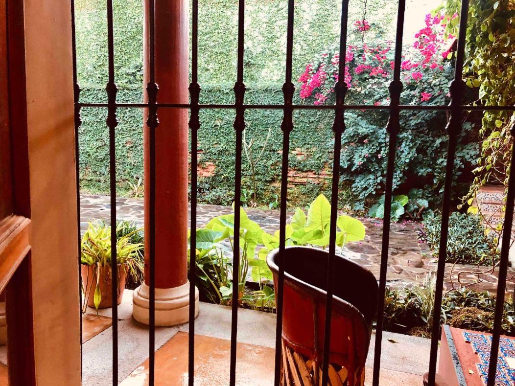 Hotel Art Gallery Casona De Los Milagros Colima Exterior photo